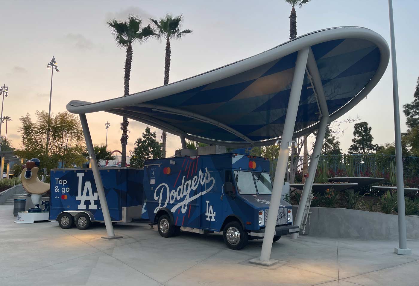 With the fresh jersey and hat 😮‍💨🤣 #fyp #foru #parati #dodgers #lad, Dodger Stadium